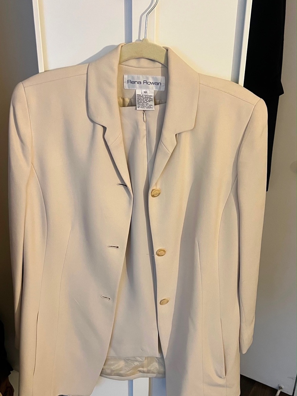 Rena Rowan Tailored Cream Notch-Lapel Blazer and skirt